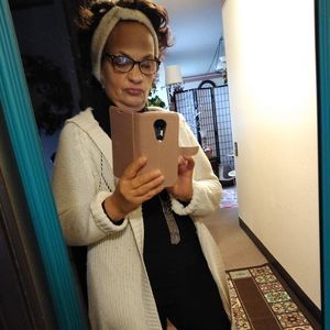 Meet your Posher, Connie